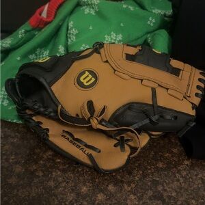 Wilson A300 Baseball Glove 11 1/2" A2457 Youth Right Hand Throw RHT